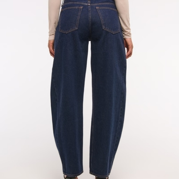 The It Jean: Abercrombie Mid-Rise Barrel Leg - So Chic! - Picture 8 of 8